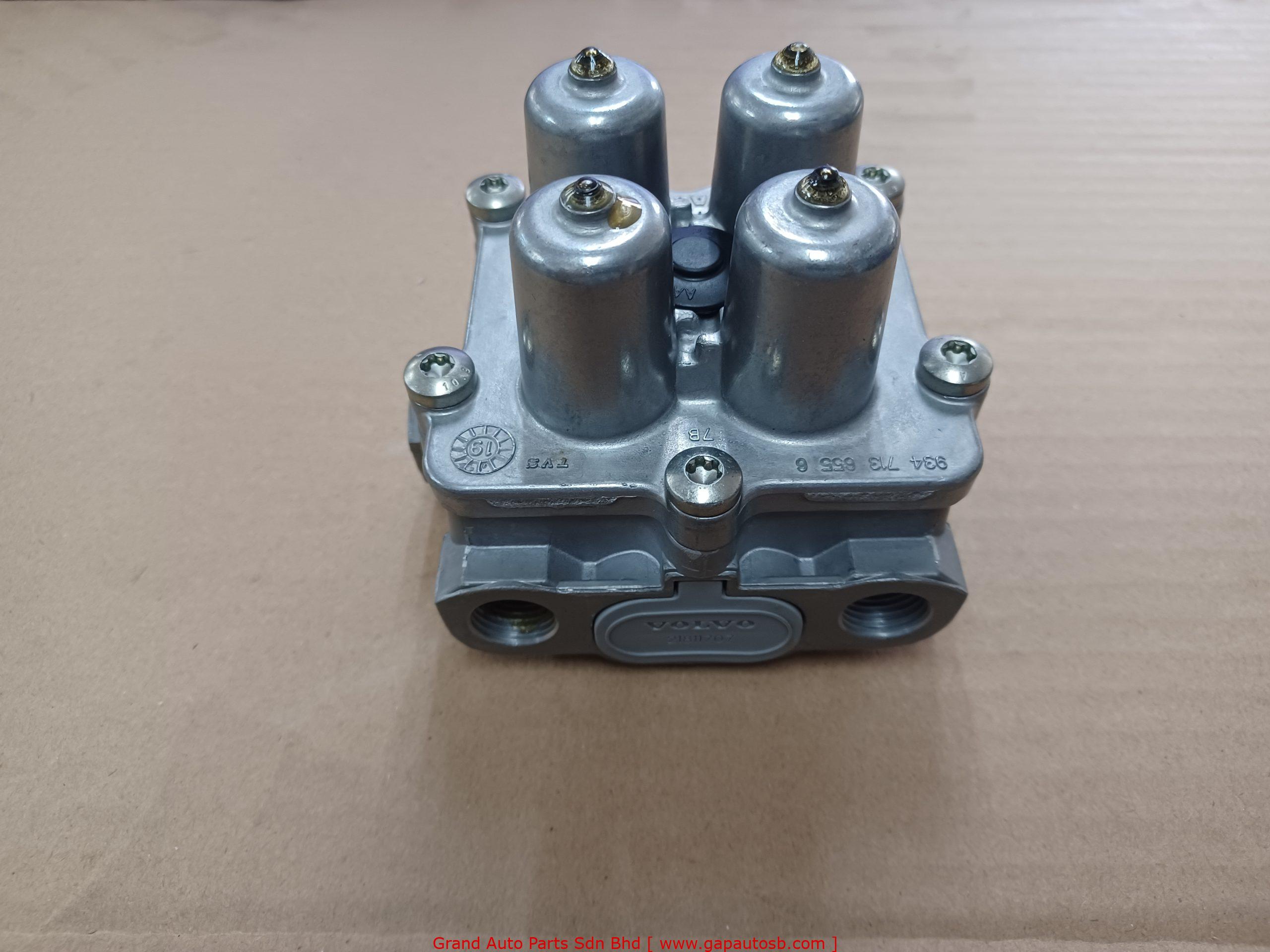 21811707 VOLVO FM12 FOUR WAY VALVE 5HOLE WABCO TYPE GENUINE