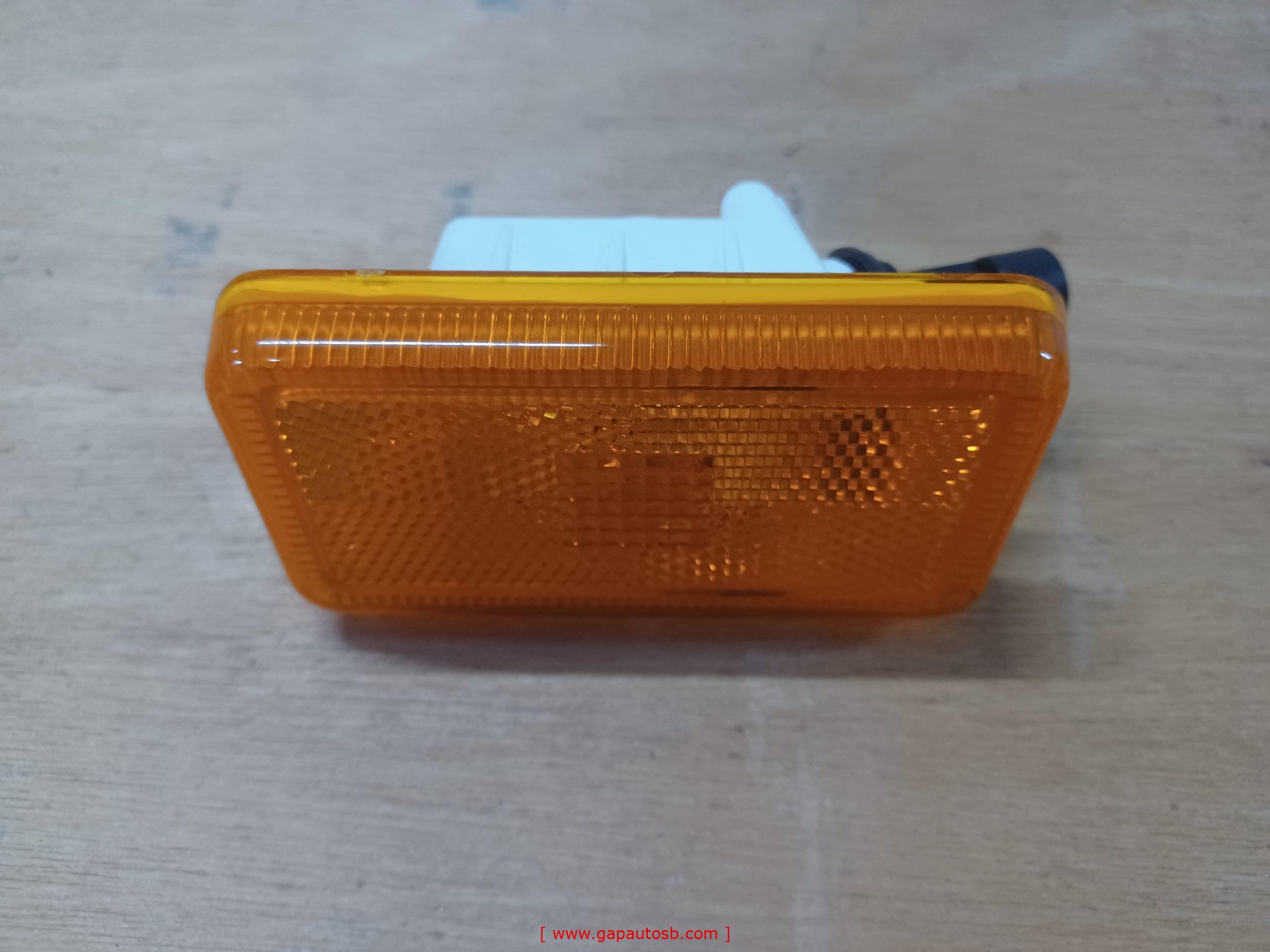 8144204 FM12 SIDE LAMP YELLOW