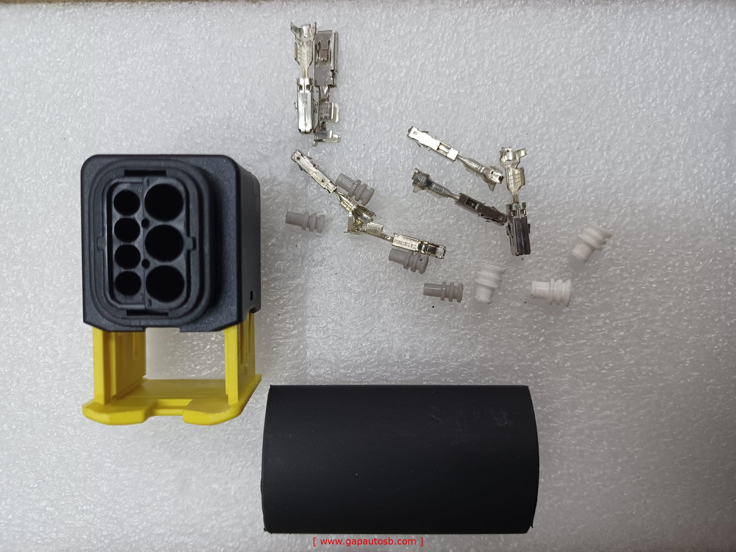 HDSC8480 VOLVO FM4 TRAILER CONTROL VALVE WIRE SOCKET 3 BIG 4 SMALL 7 PIN