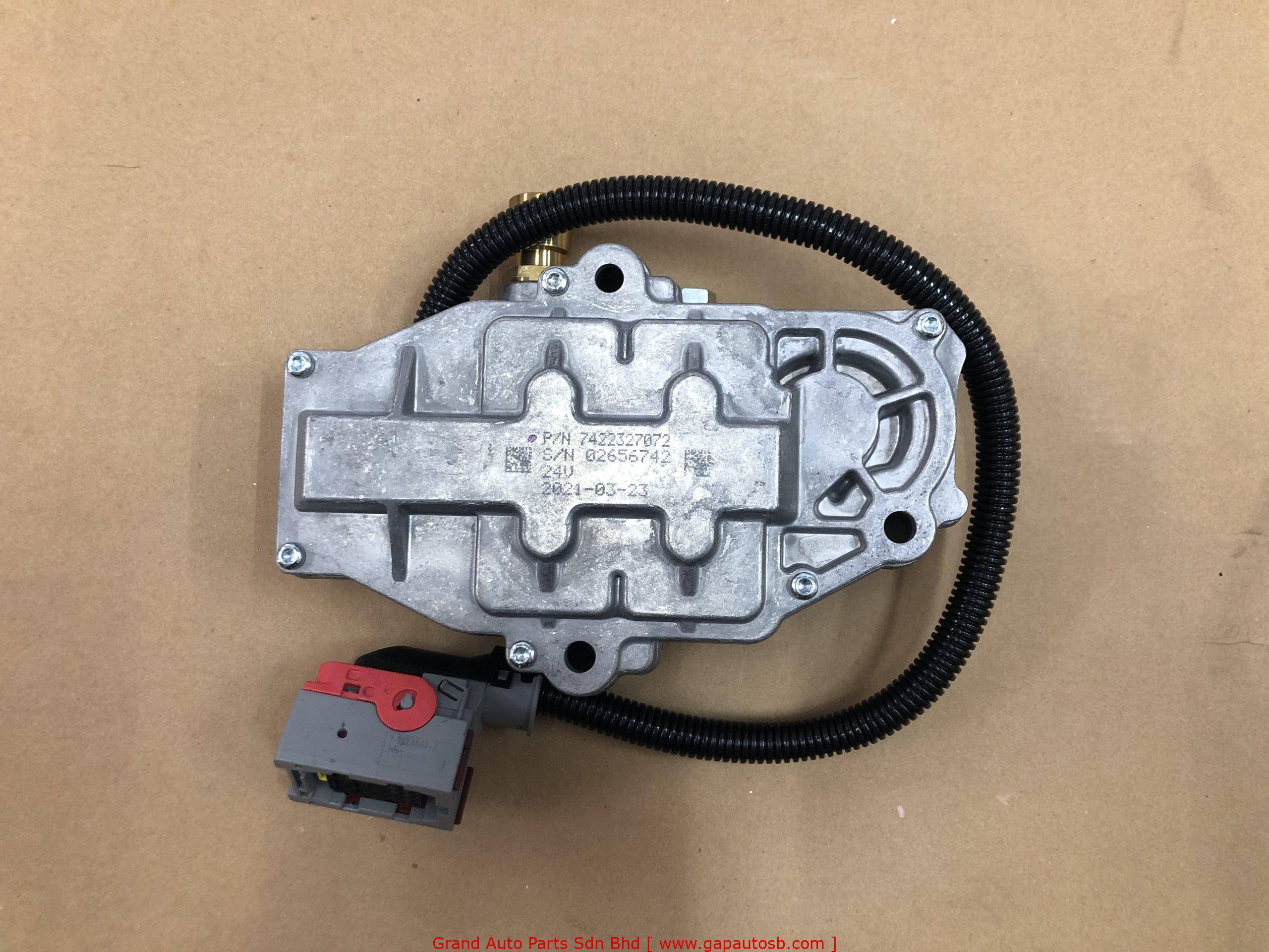 7422327072/22327072 AT2412E CLUTCH SERVO VALVE GENUINE (SQUARE SOCKET)