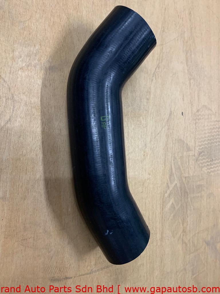 156.191/1857301 SCANIA K124 BUS RADIATOR UPPER BY PASS HOSE 301