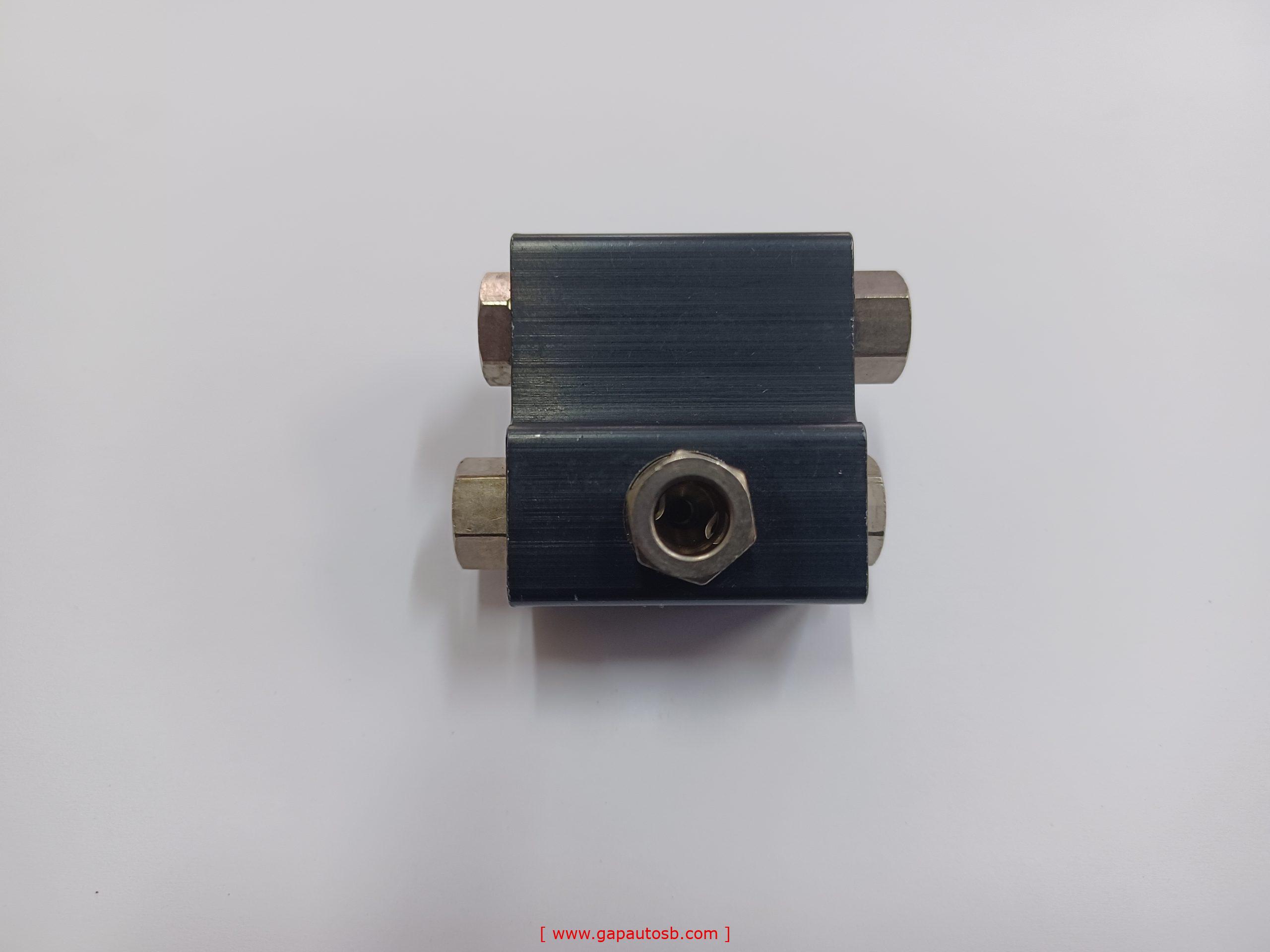 21880315 VOLVO FM4 CABIN PIPE CONNECTION BLOCK GENUINE
