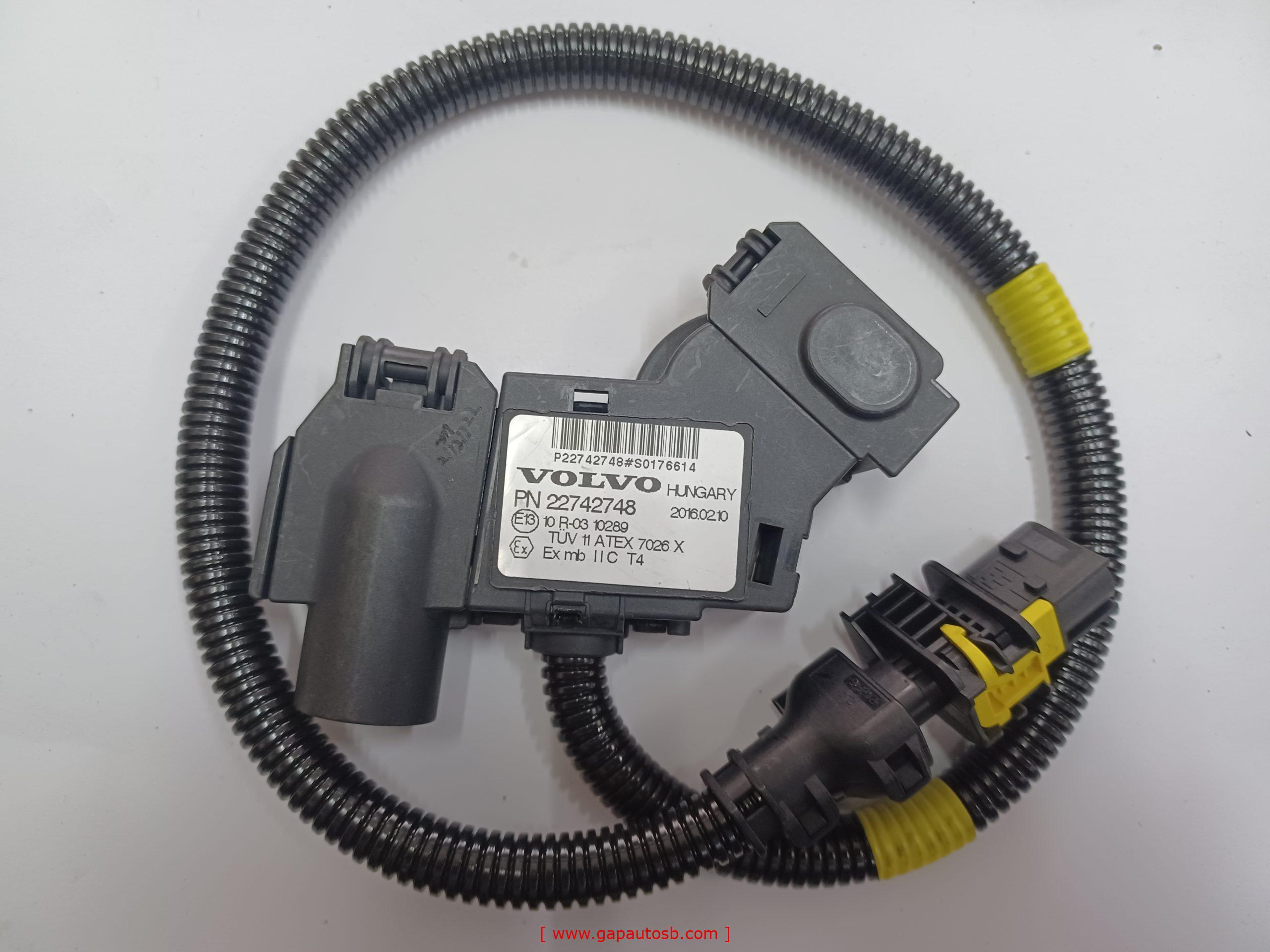 22742755 VOLVO FM4 FH4 BATTERY SENSOR GENUINE