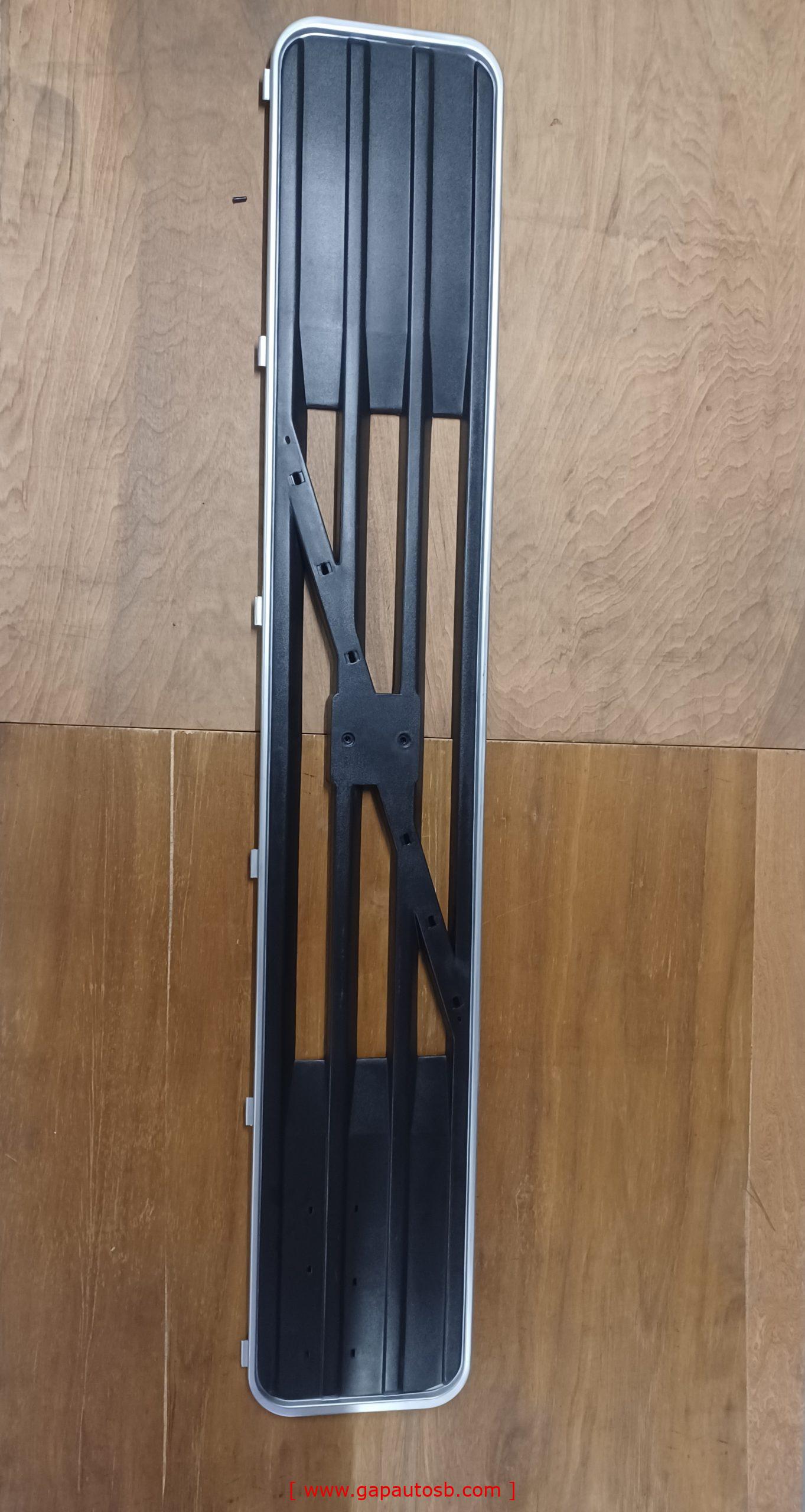 8191406 VOLVO FM10 FM12 UPPER FRONT GRILLE OUTER NO LOGO