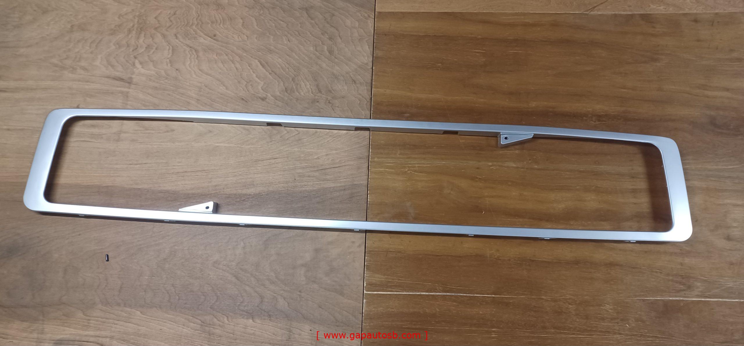 20566935 VOLVO FM12 V2 GRILLE UPPER FRAME