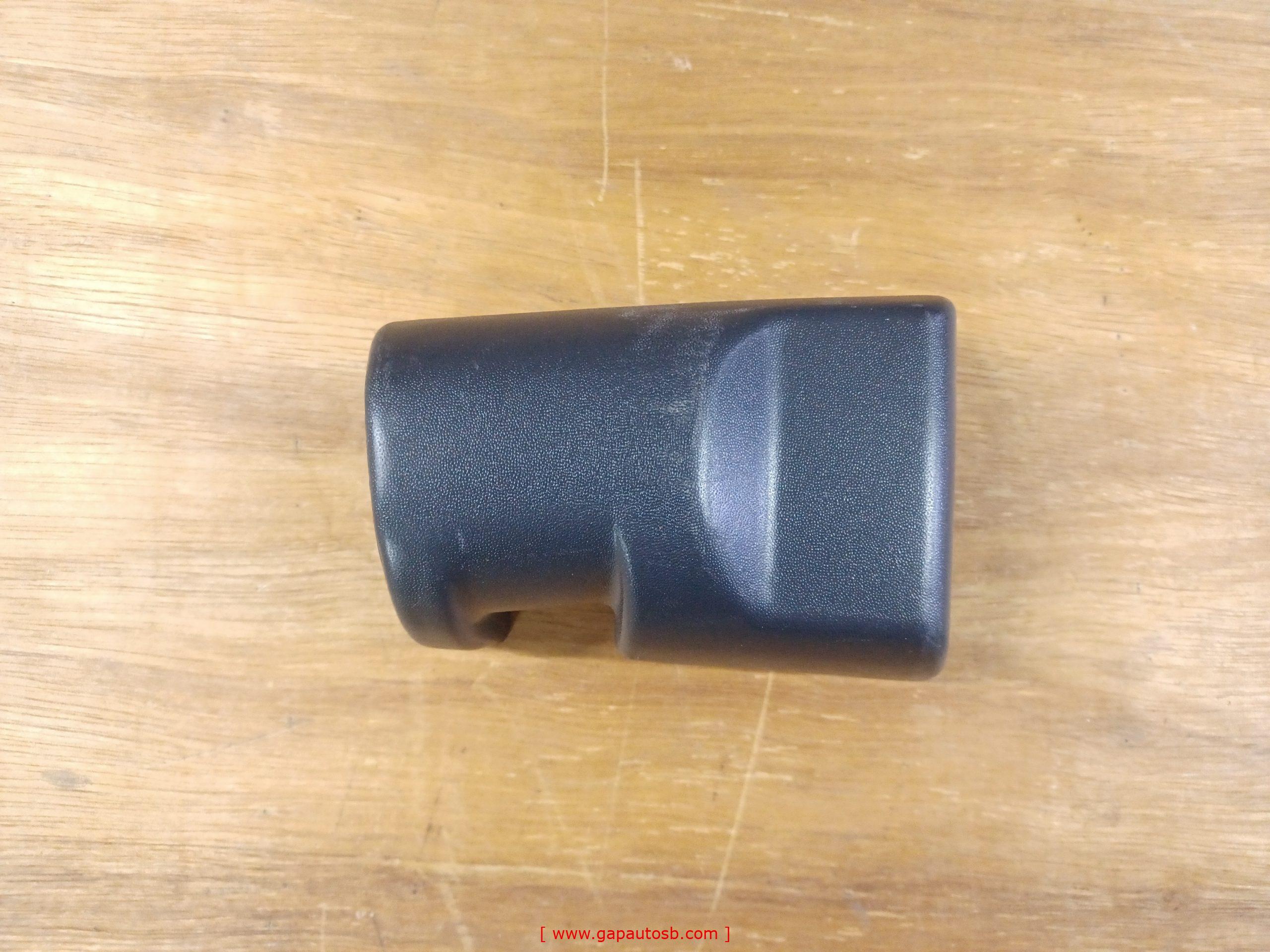 84189305 VOLVO FMX MIRROR ARM LOWER COVER RH