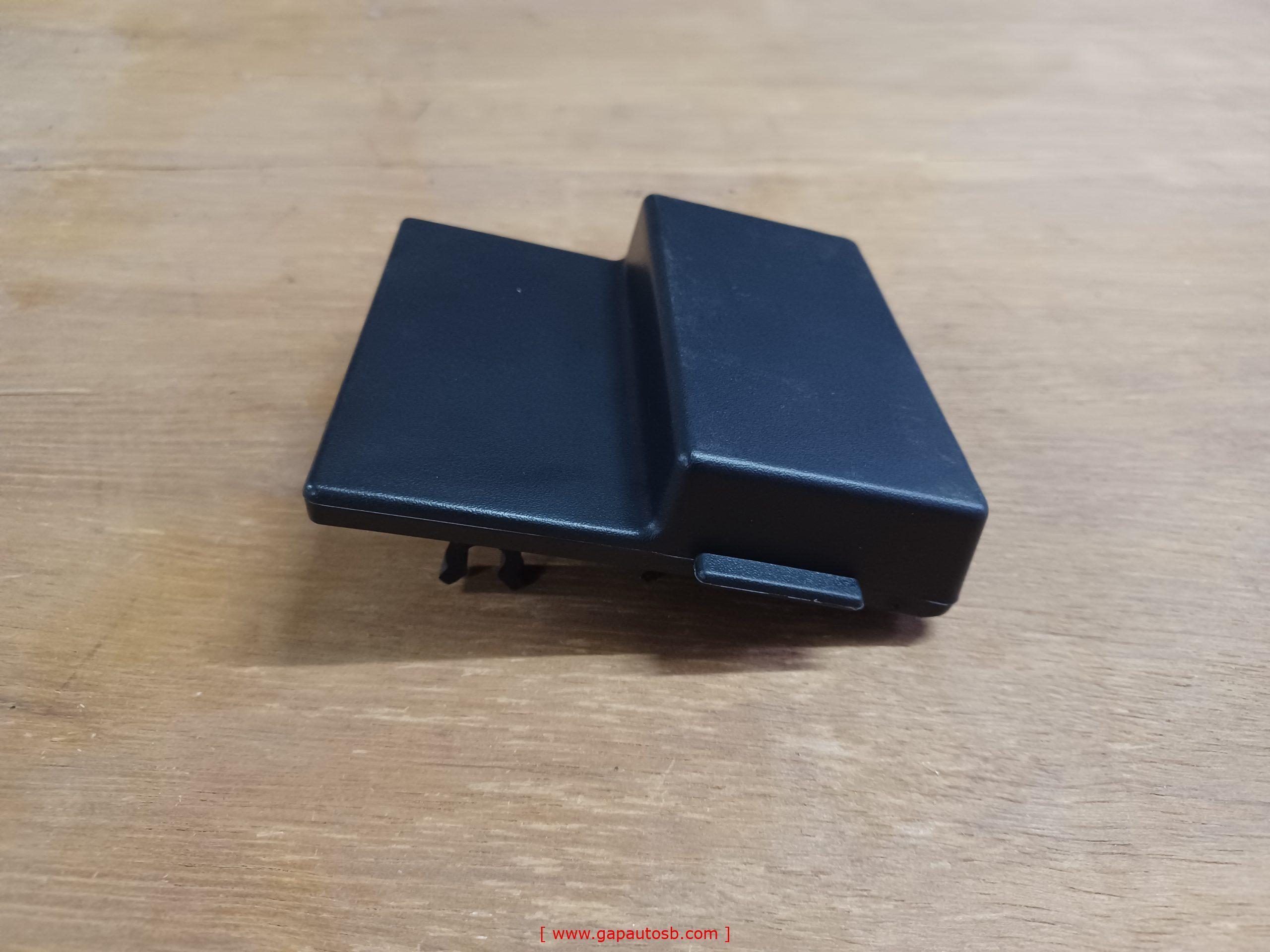 82846116 VOLVO FH4 WIPER PANEL COVER RH