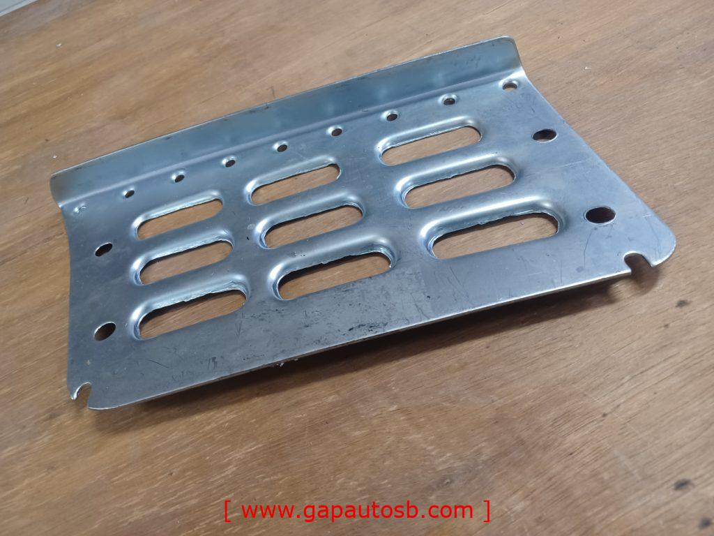 20360789 VOLVO FM12 V2 FOOT STEP PLATE LOWER STEEL RH 1 20230330 113958