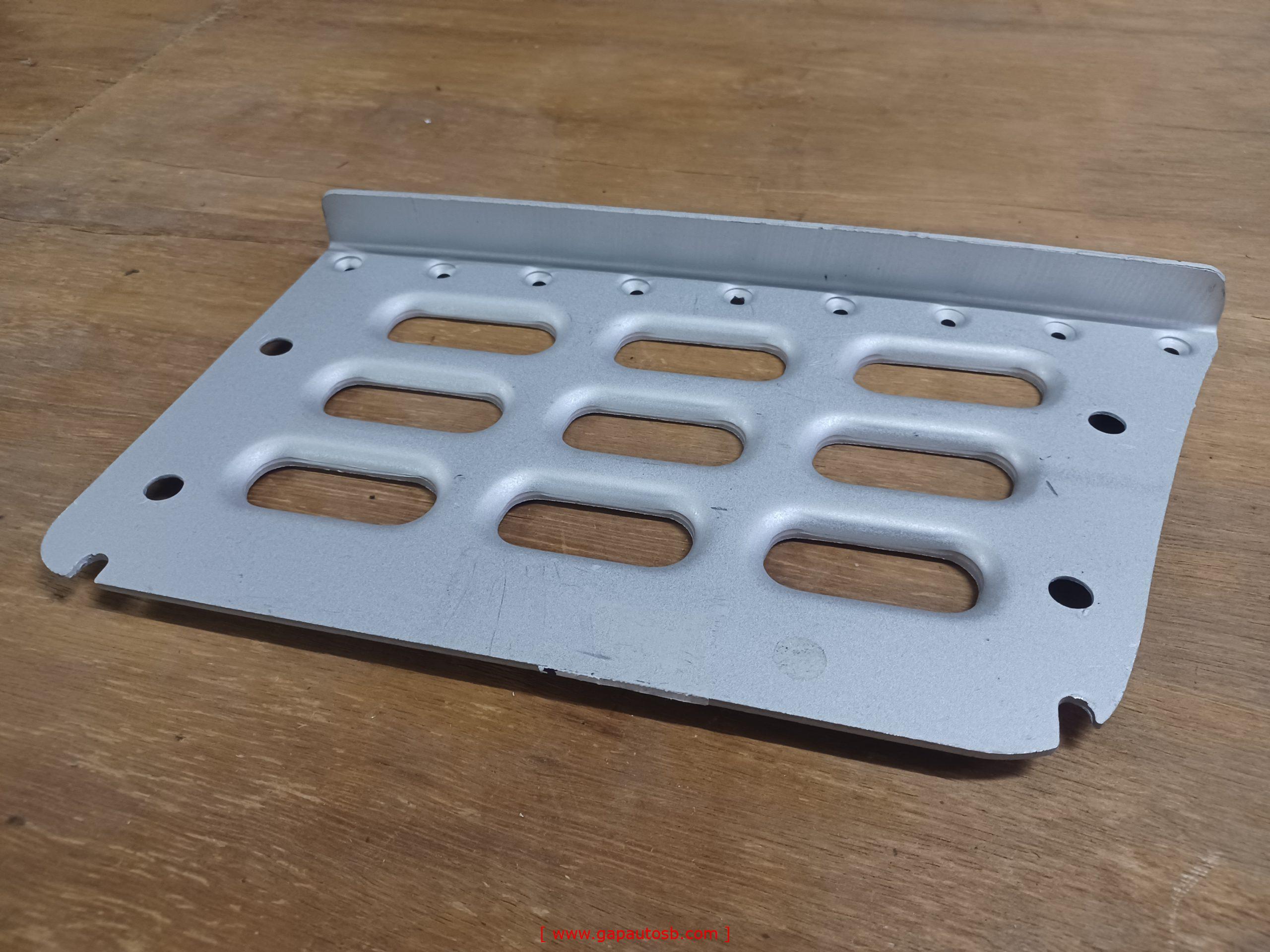 20360788 VOLVO FM12 V2 FOOT STEP PLATE LOWER STEEL LH