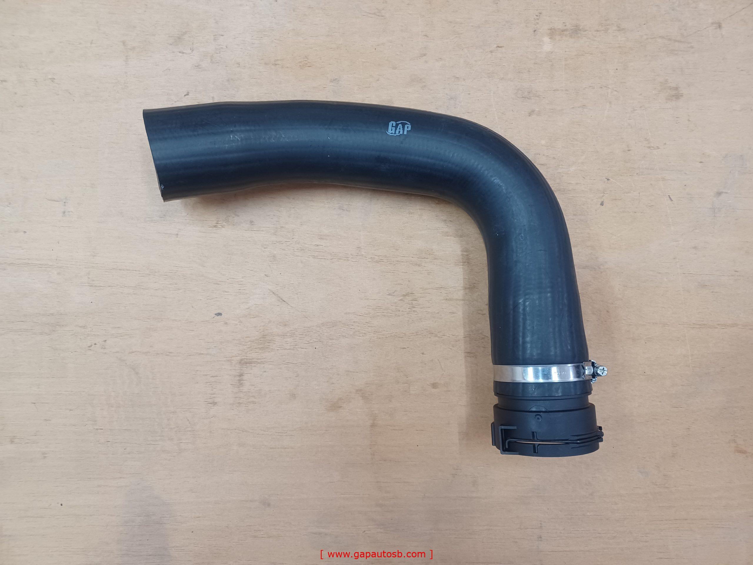 156.046 1422499 SCANIA P,G,R SERIES RADIATOR HOSE 56MMX465MM
