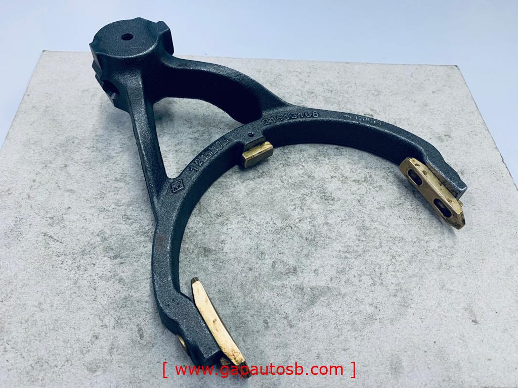 VOLVO AT GEARBOX GEAR SELETOR FORK GENUINE 21513170 21513168