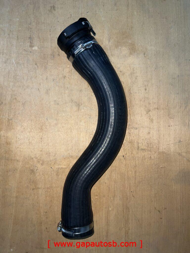 VOLVO FM4 FH4 RADIATOR LOWER HOSE 155.094 22272743 22560373 3 IMG 3041
