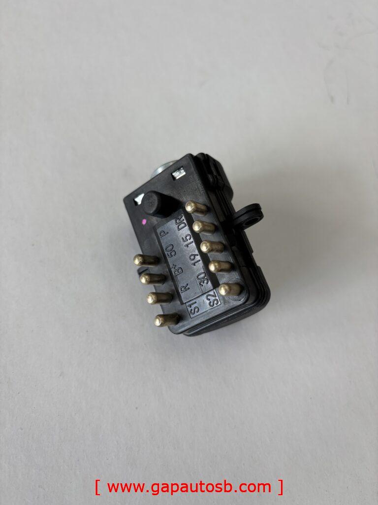 Fm12 ignition switch 9 pin 3197718/2.25052 dt 1 IMG 6925