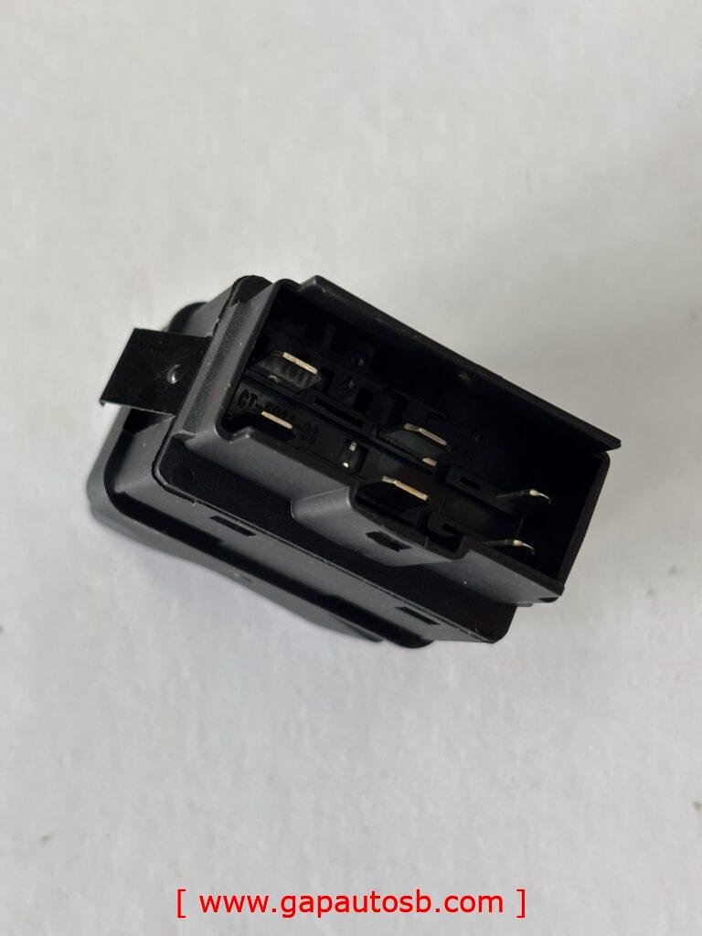 fm12 exhaust/engine brake switch 6pin 8157761/2.25319 dt 2 IMG 6950