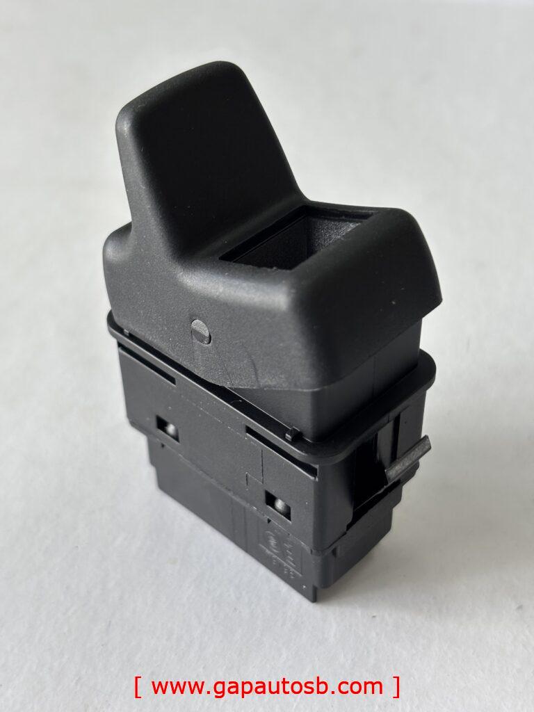 fm12 exhaust/engine brake switch 6pin 8157761/2.25319 dt 1 IMG 6951