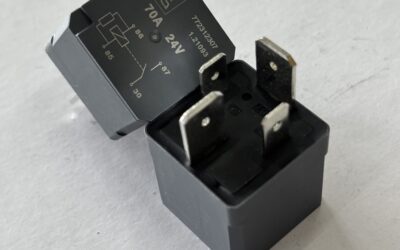 Fm12 wiper relay 70a 4pin 21255974/1.21093 dt