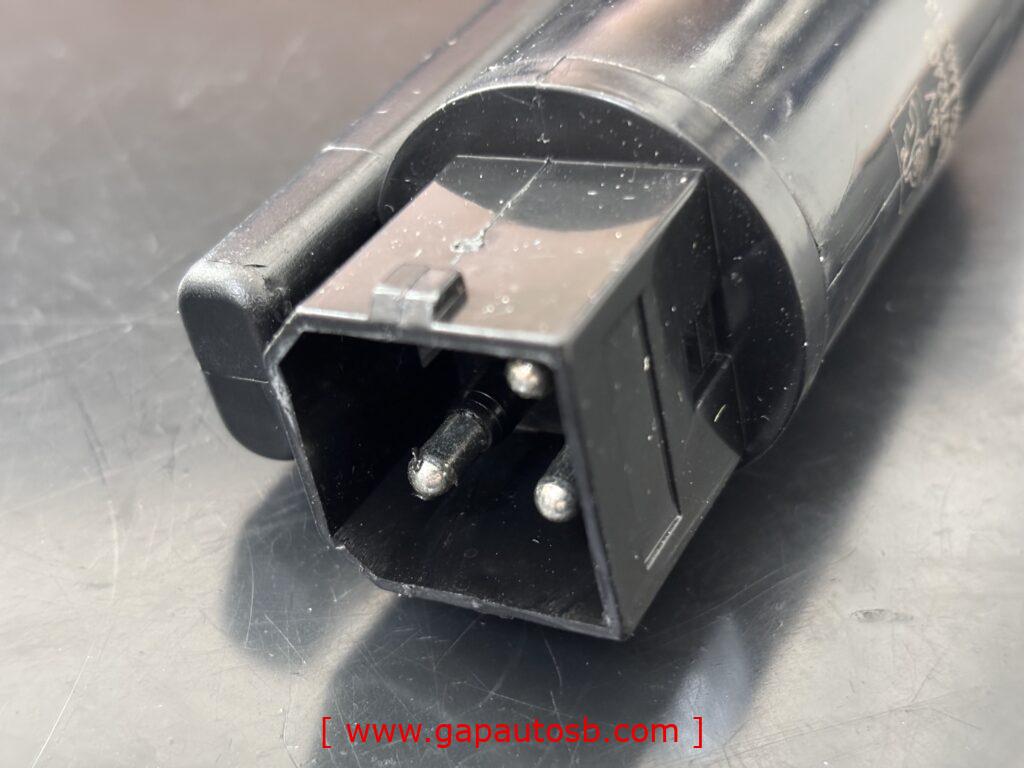 Fl10/fm12 wiper pump washer 3 pin 1 pipe dt 2.25213/8189171 2 IMG 8058