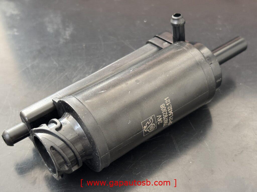 Scania g p series washer pump dt 3PIN 3.35121/1722690 1 IMG 8060