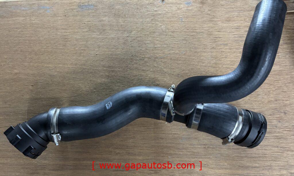 scania g series ntg radiator hose with connector 156.253/2305702 1 IMG 9701