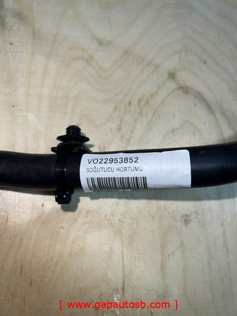 VOLVO FM4/FH4 Oil cooler gearbox hose 21743993 3 IMG 6071