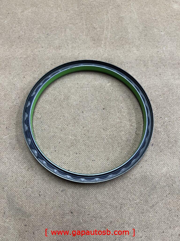 VOLVO fmv4 D13K FLYWHEEL OIL SEAL GENUINE 24817250/22181895 2 IMG 6197