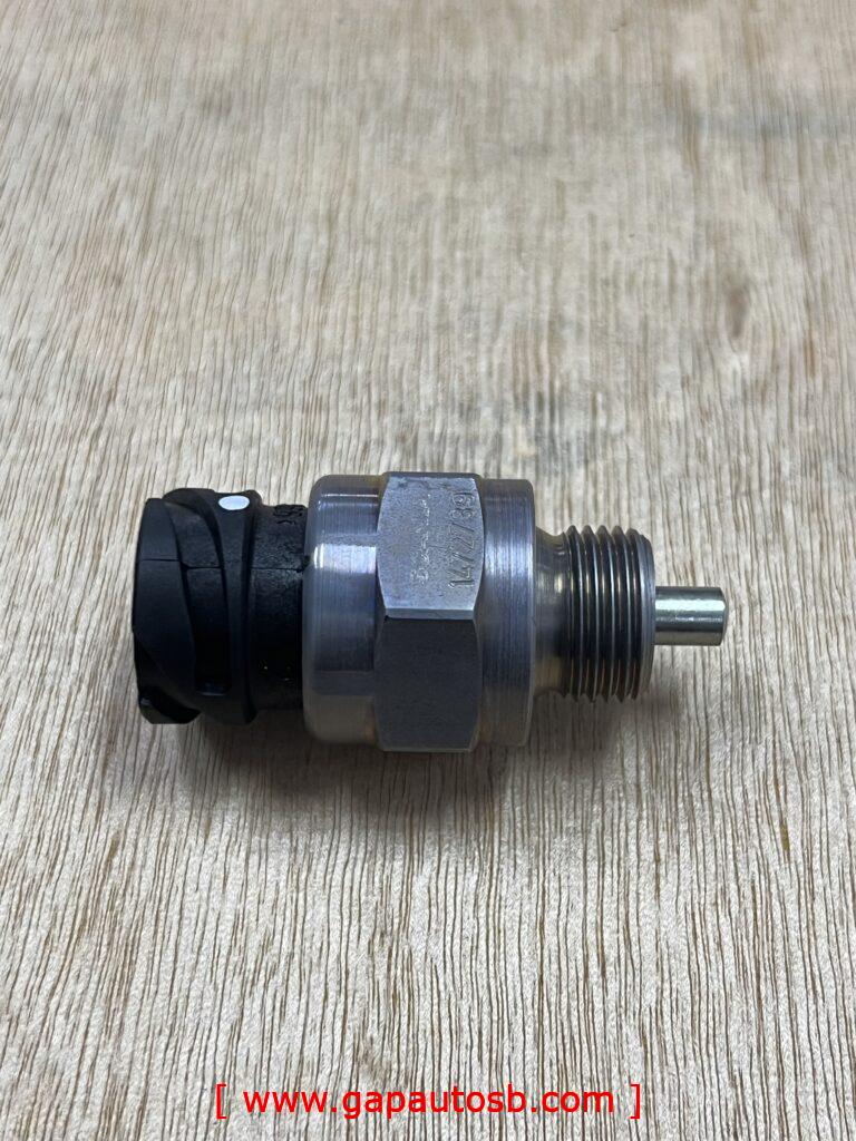 SCANIA 124 REVERSE SWITCH 2pin 1472739 1 IMG 0814 1