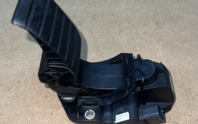 VOLVO FM V4 ACC PEDAL WITH SENSOR 84412478