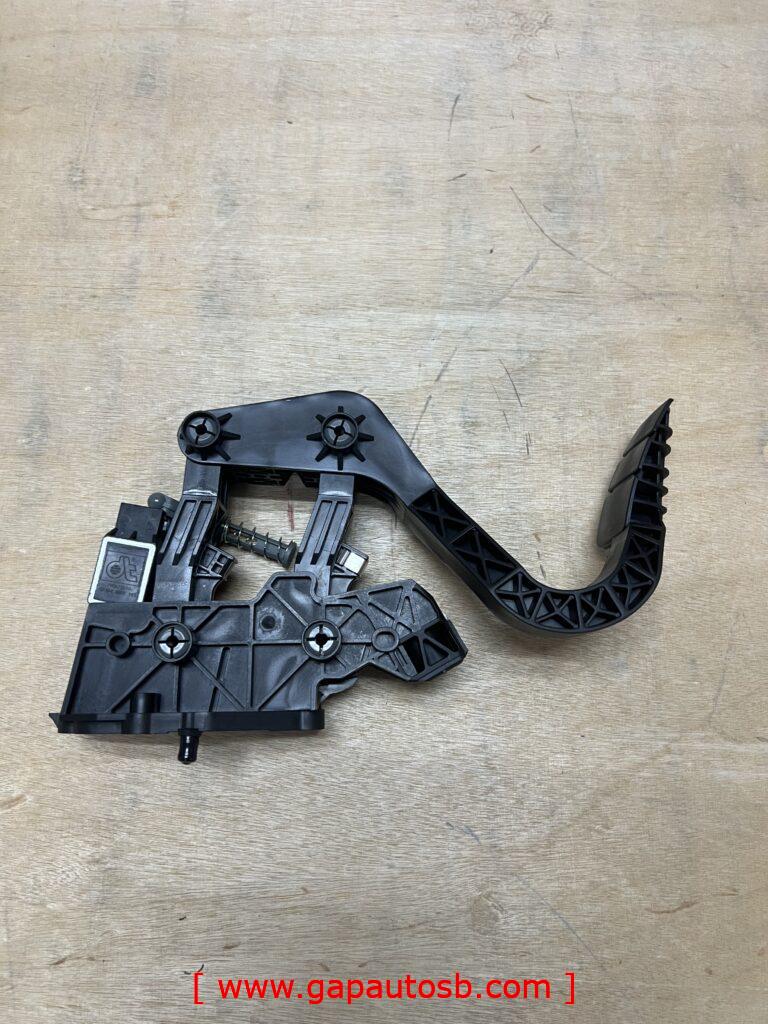 SCANIA P/R SERIES ACC PEDAL WITH SENSOR 6PIN DT 1.20143/ 2395418 1 IMG 1056